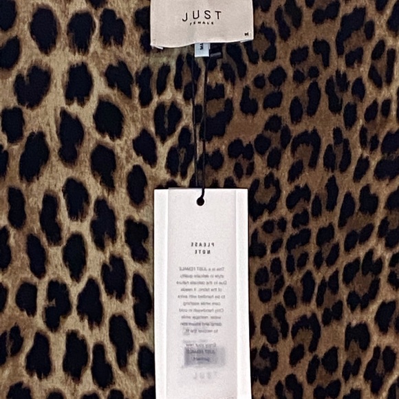 NWT Just Female Trista Singlet in Leo Aop - Size M - Picture 4 of 6